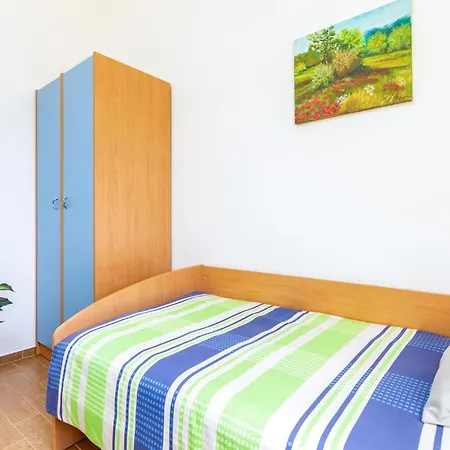 Semesterbostad Betiga 06 Barbariga