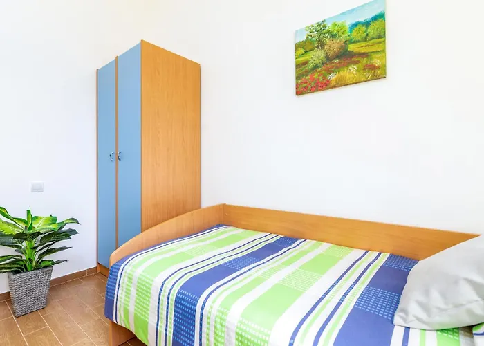 Semesterbostad Betiga 06 Barbariga